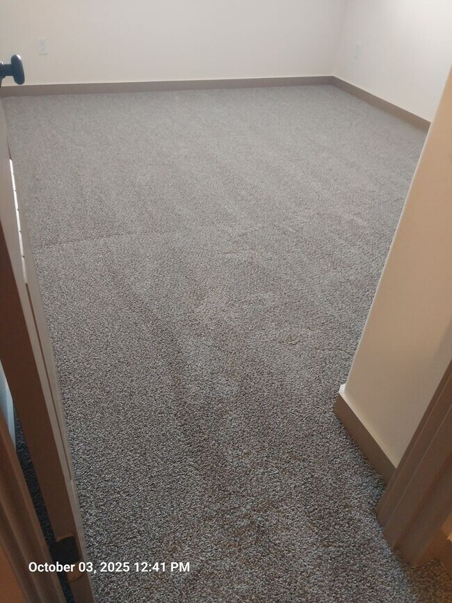 Building Photo - 1116 SE Millright Ave