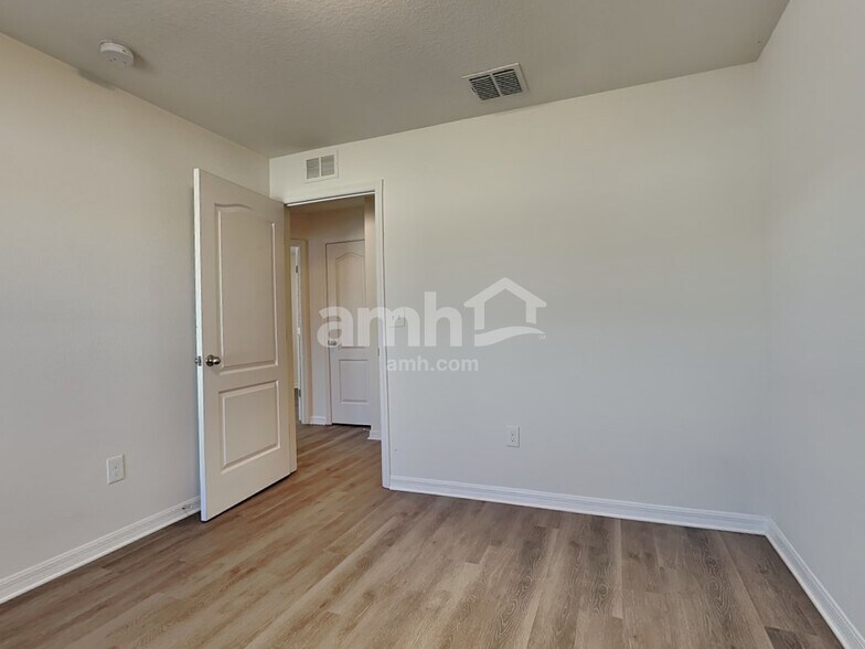 Building Photo - 631 Chatham Walk Dr