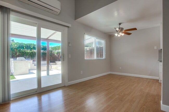 Building Photo - Single Story Duplex with Two Private Residences