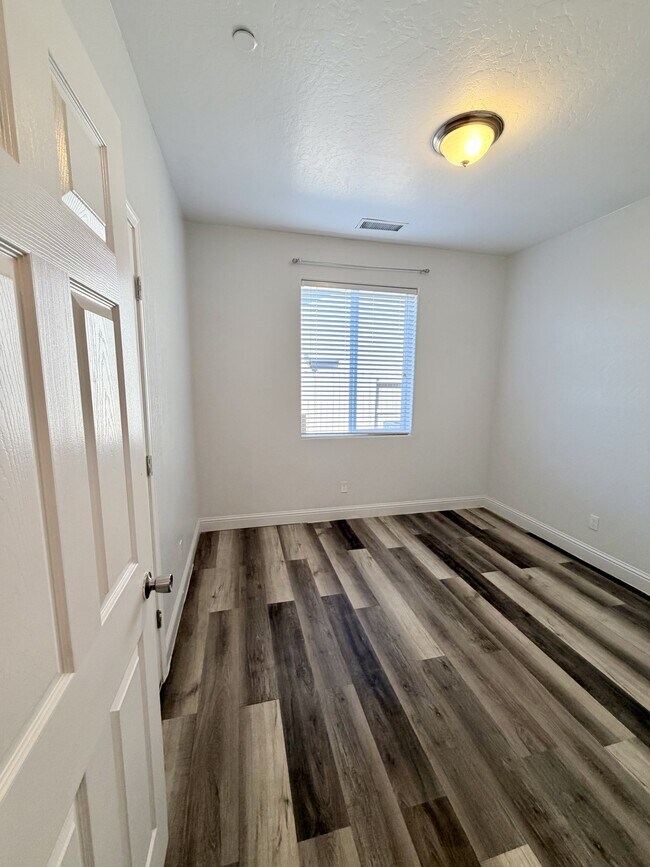 Building Photo - 1736 Berry St