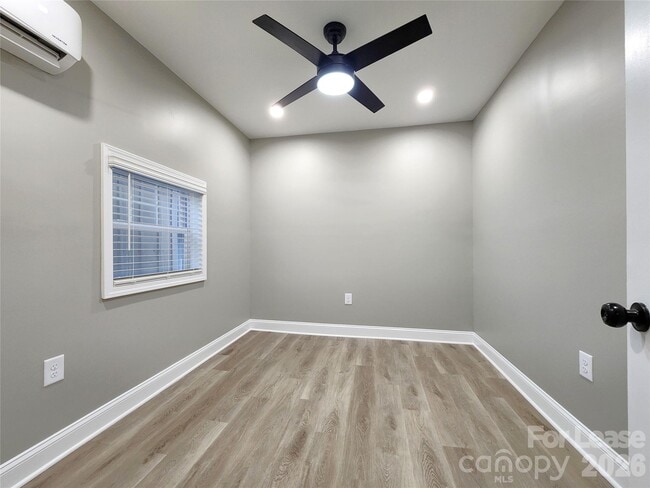 Building Photo - 96 1/2 Elm St