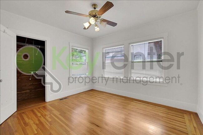 Building Photo - 2933 27th St