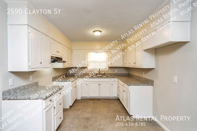Building Photo - 2590 Clayton St