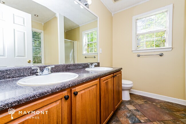 Building Photo - 116 Halifax Dr