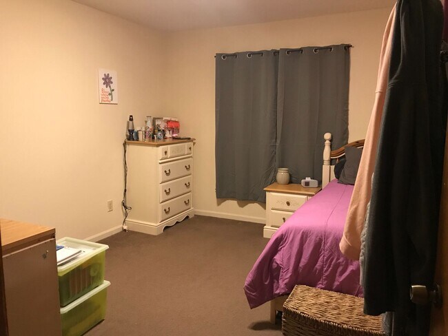 Building Photo - BRENT608