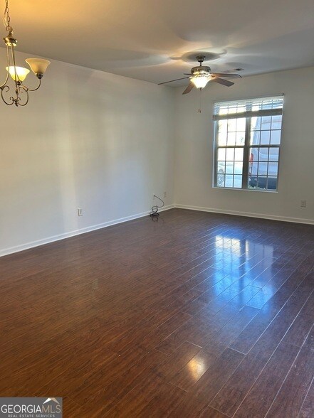 Building Photo - 3037 Bonnes Dr