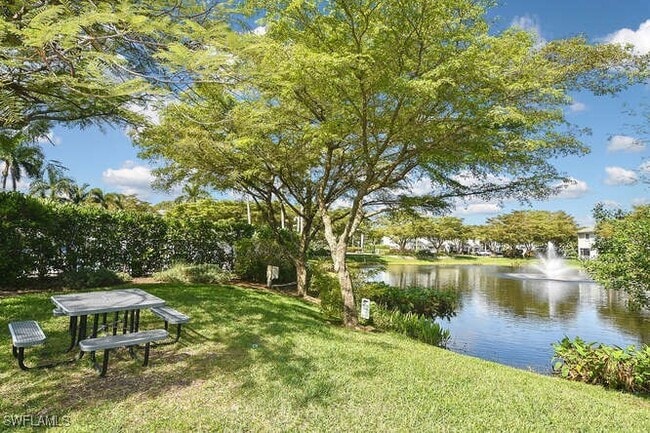 Building Photo - 10100 Poppy Hill Dr