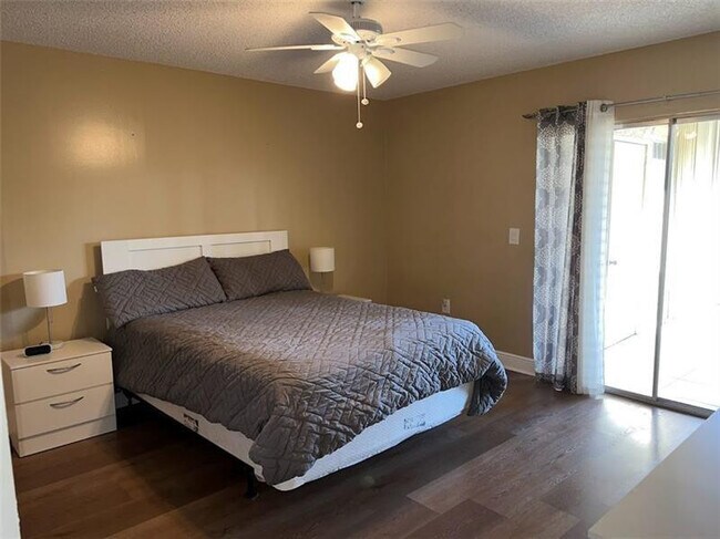 Building Photo - 4000 Crystal Lake Dr