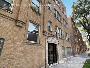 Building Photo - 3107 W Ainslie St