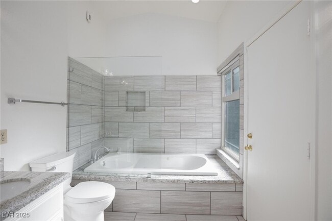 Building Photo - 2208 Ladue Dr