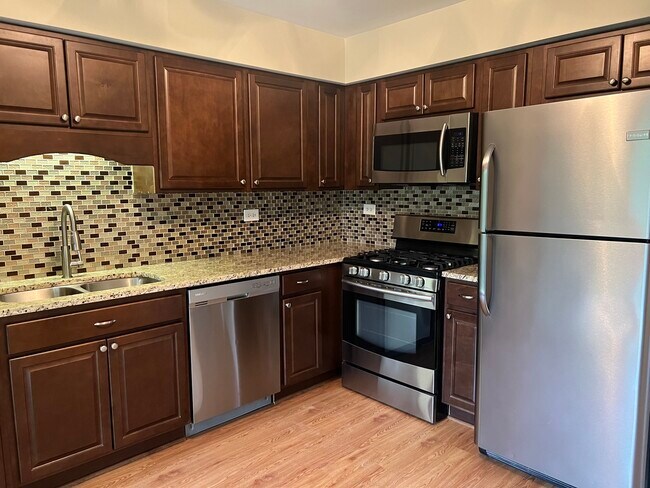 Building Photo - 447 Kilkenny Ct