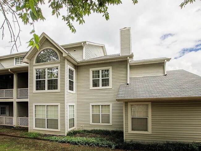 Building Photo - 1014 Stones Throw Dr NW