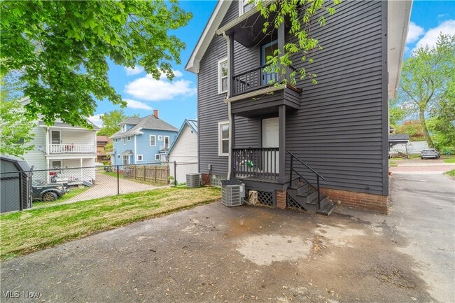 Building Photo - 4360 W 45th St