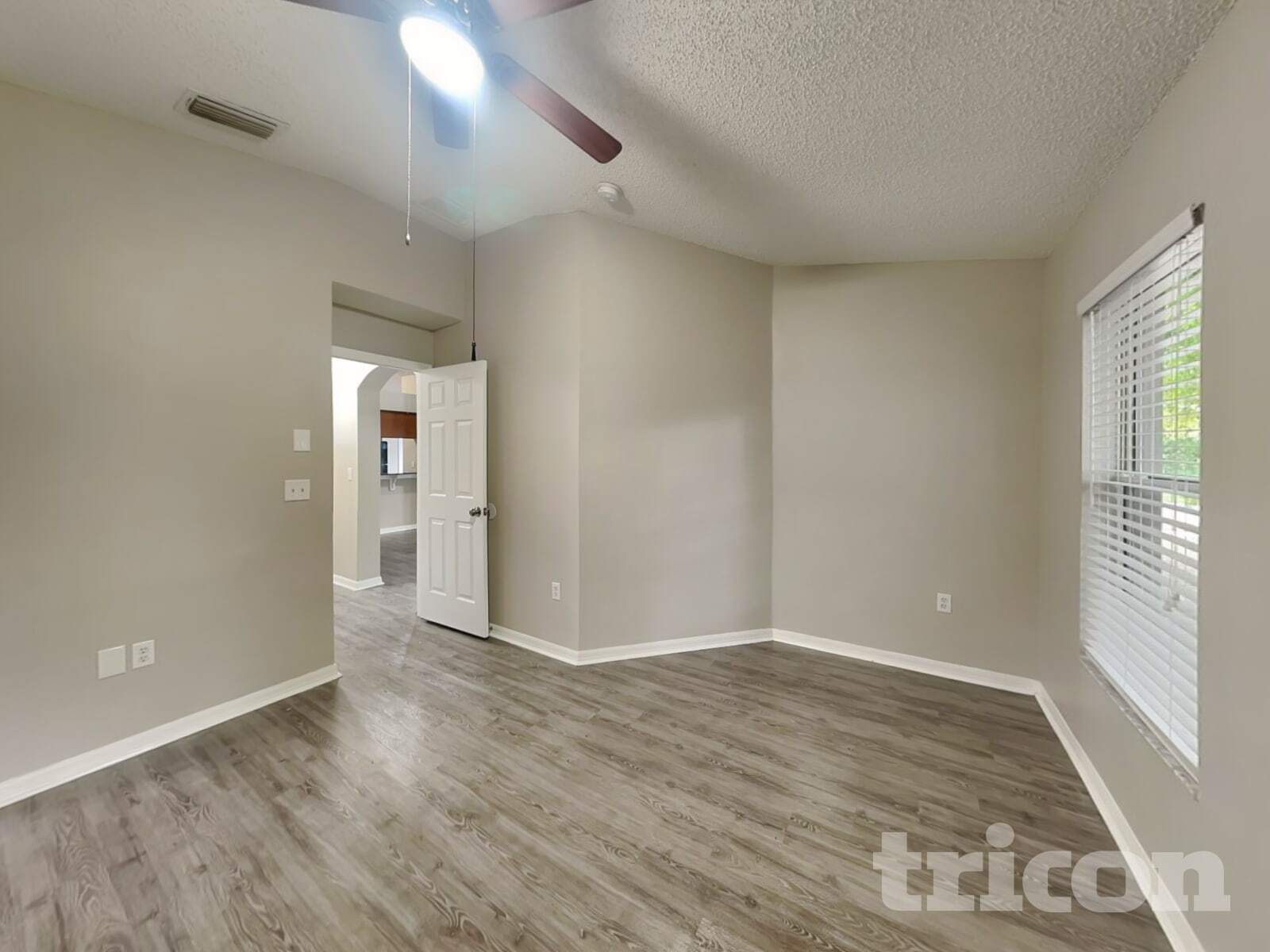 Building Photo - 11759 Lynmoor Dr