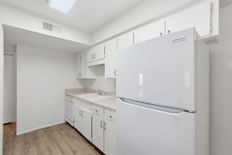 Building Photo - Ready to Move In - Two Bedrooms!