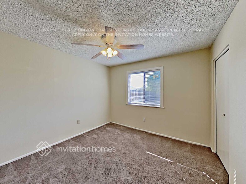 Building Photo - 2853 E Escondido Ave