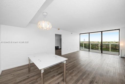 Building Photo - 20505 E Country Club Dr