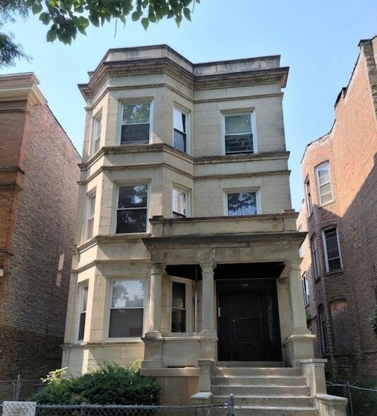 Building Photo - 6432 S Peoria St