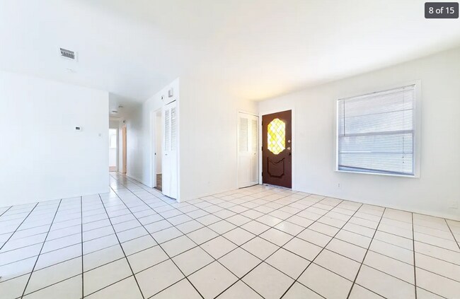 Building Photo - 107 Oak Valley Dr