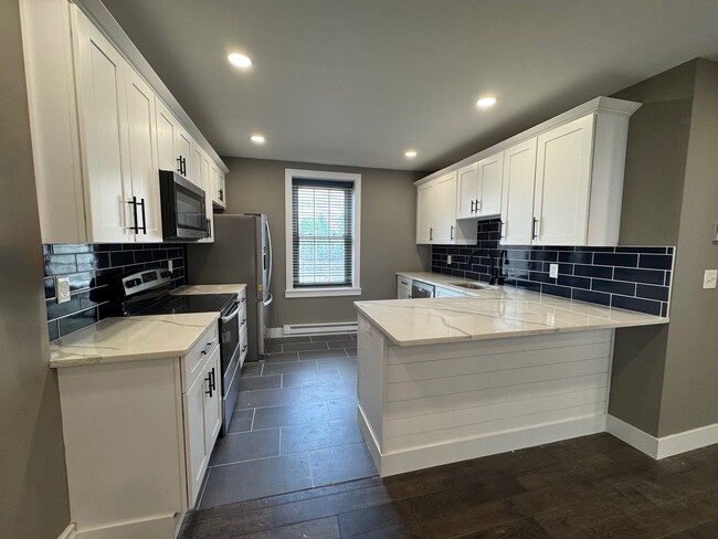 Building Photo - LARGE One Bedroom in Downtown Emmaus