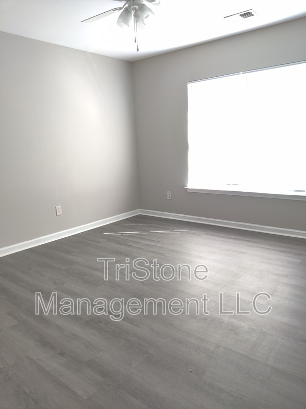 Building Photo - 2536 Carmathen Rd