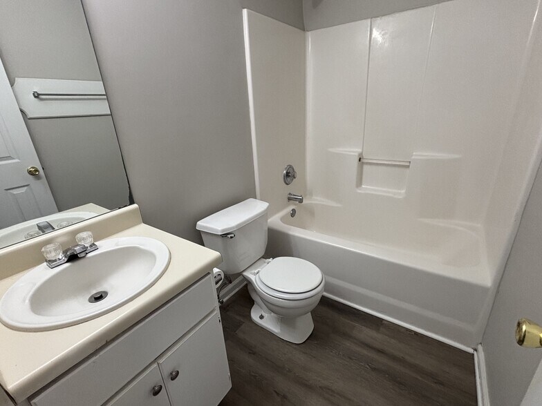 Hall Bathroom - 97 Lily Dr