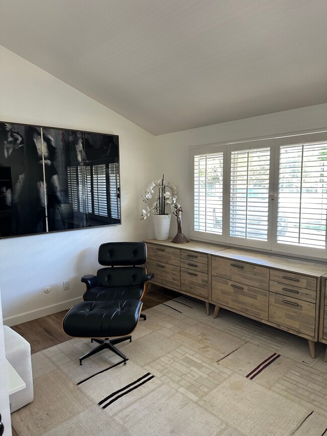 Building Photo - 303 Esplanade