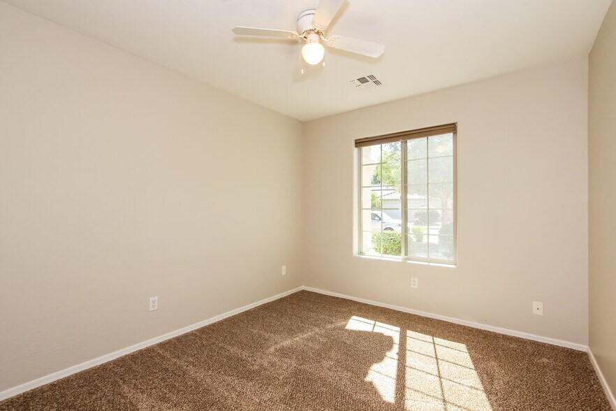 Building Photo - 16038 W Carmen Dr