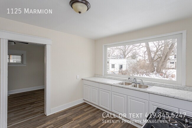 Building Photo - 1125 Marmion-