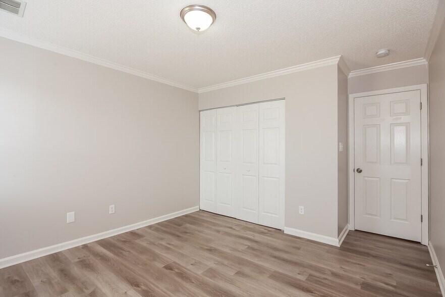 Building Photo - 6021 Pennycross Ln