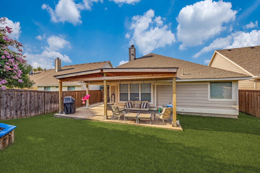 Building Photo - 9716 Hedge Bell Dr