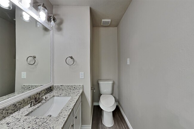 Building Photo - 7402 Grackle Dr