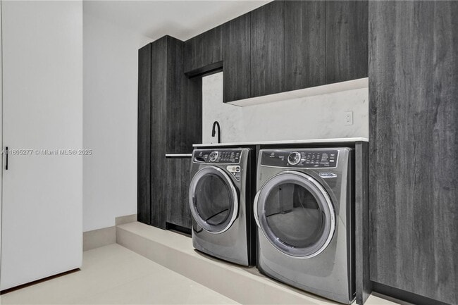 Building Photo - 3234 SW 53rd Ct