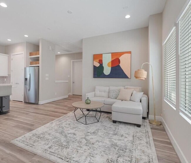 Building Photo - Luxury New Construction Home for Lease – E...