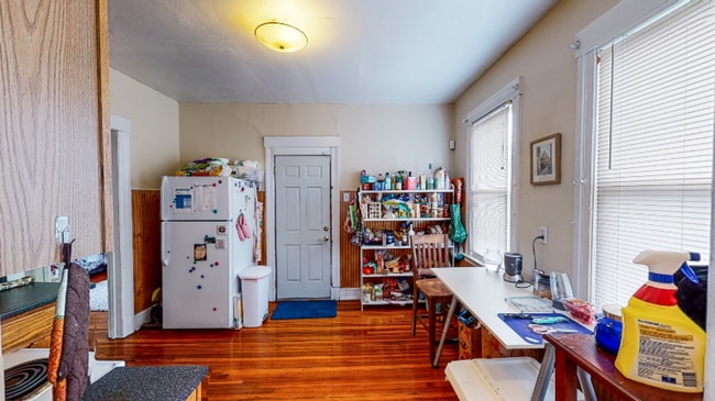 Building Photo - Large Science Hill 3BR with Dual Balcony A...