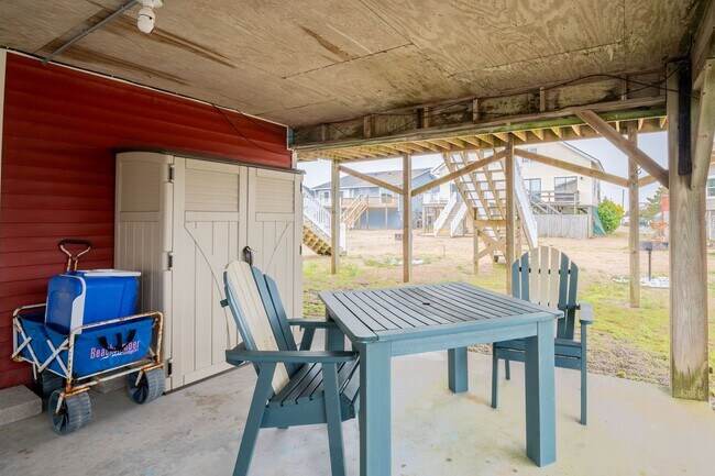Building Photo - So Free @ 219 Coastal Dr