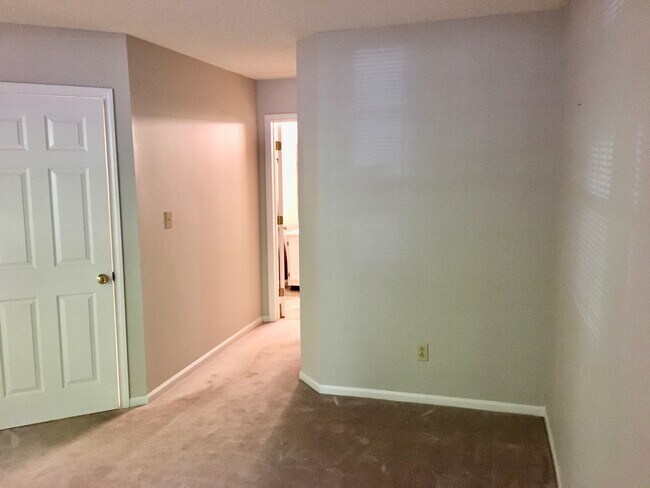 Master bedroom - 6140 Gray Gate Ln