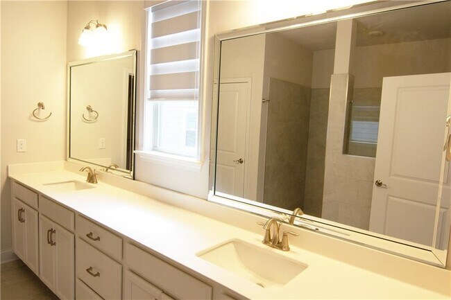 Building Photo - 2472 Knob Crk Rd