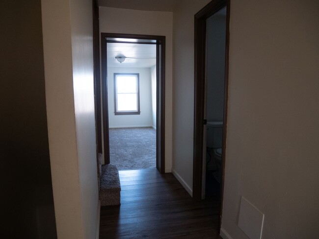 Building Photo - Bright 2-Bedroom Easton Apartment with Out...