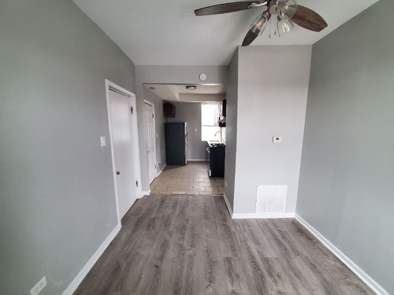 Building Photo - 4034 W Palmer St