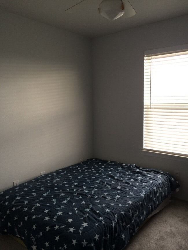 Building Photo - 3Bd/2Ba Near Campus! W/D Included!