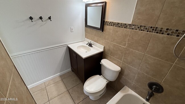 Building Photo - 1000 W Elna Rae St