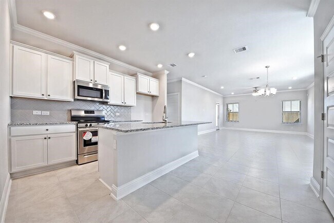 Building Photo - 400 Camino Bay Dr