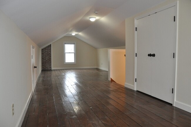 Building Photo - 520 Addison Ave
