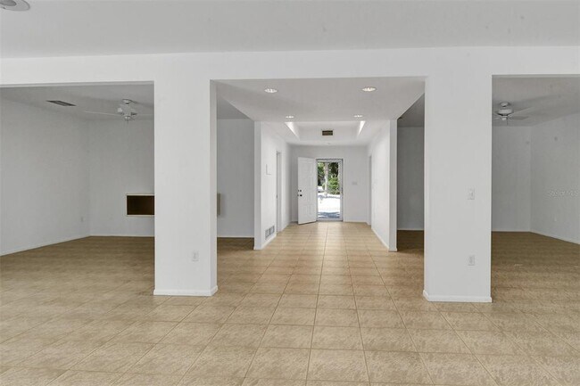 Building Photo - 2800 Casey Key Rd