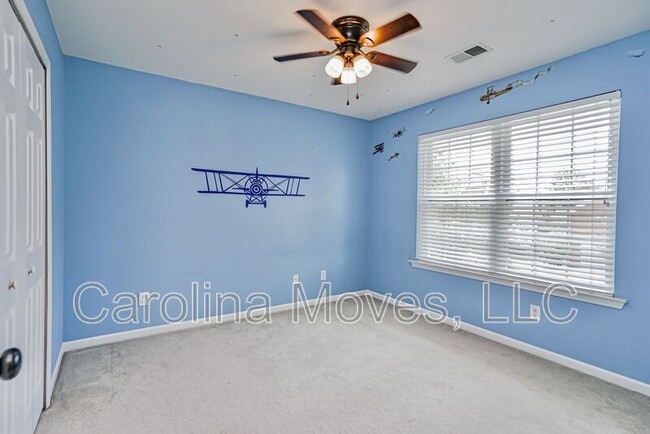 Building Photo - 317 Waterton Way