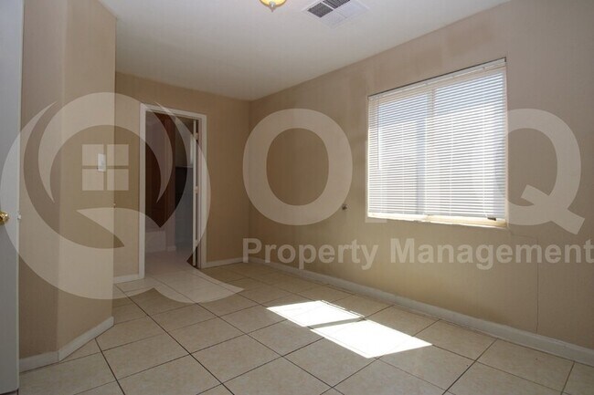 Building Photo - 3206 W Cypress St