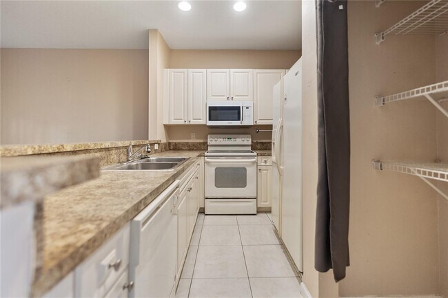 Building Photo - 3134 Coral Ridge Dr