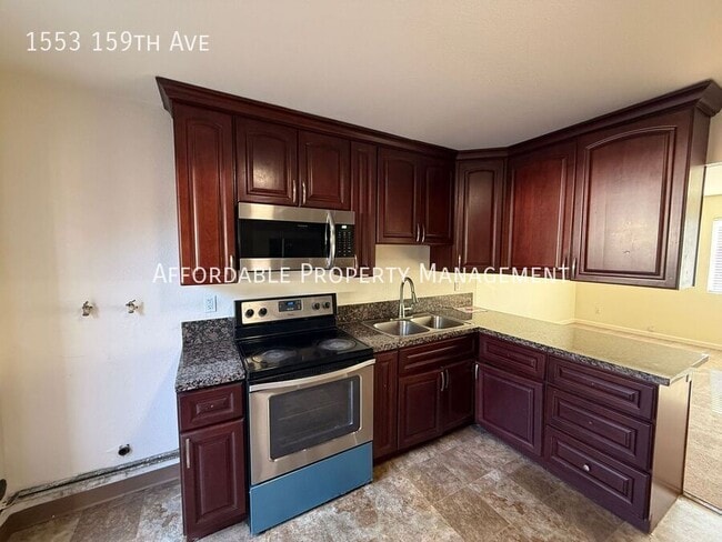 Building Photo - 1553 159th Ave