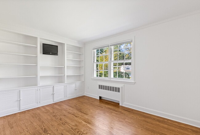 Building Photo - 18 Echo Ln